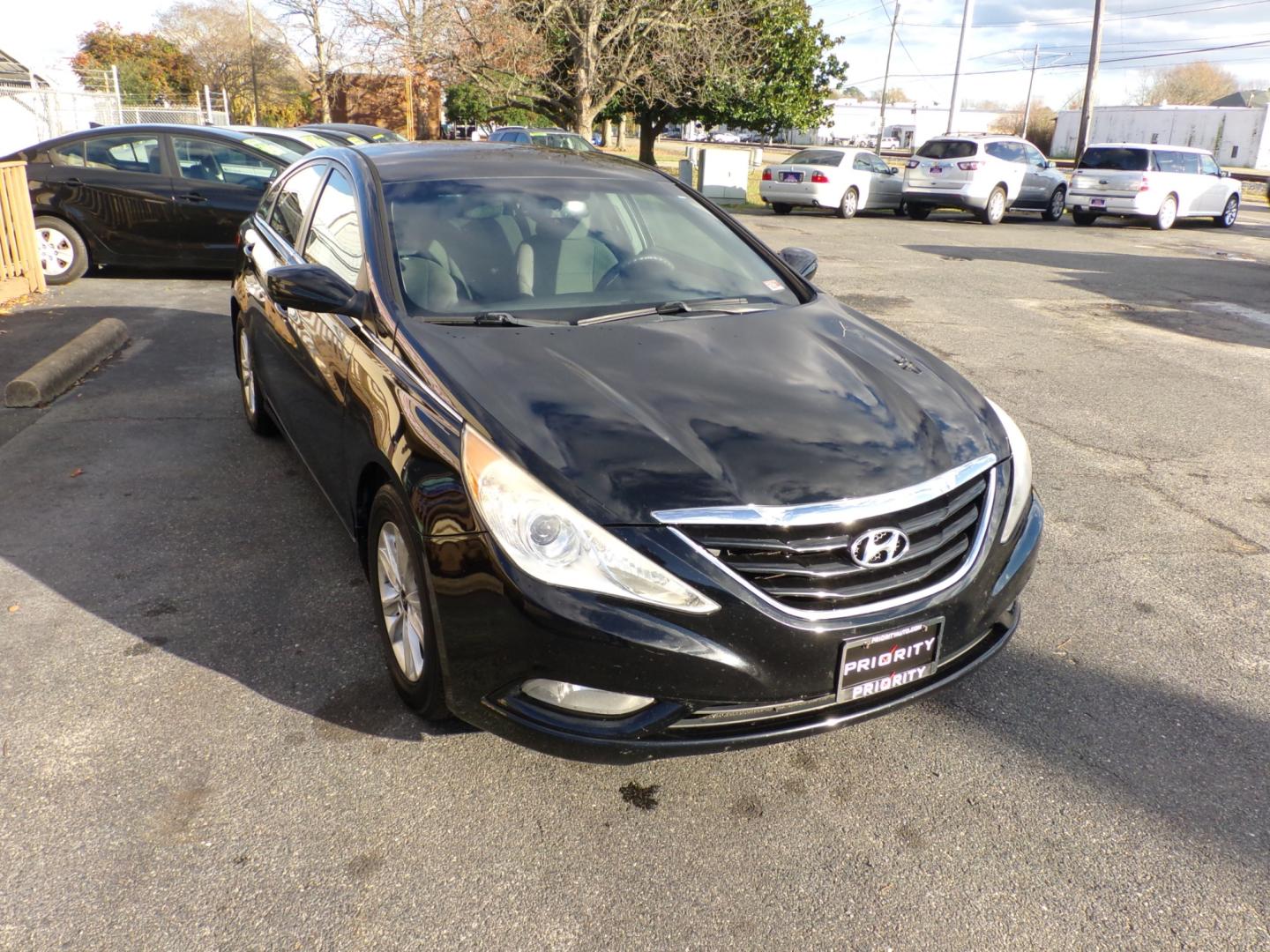 2013 Black Hyundai Sonata GLS (5NPEB4AC3DH) with an 2.4L L4 DOHC 16V engine, 6-Speed Automatic transmission, located at 5700 Curlew Drive, Norfolk, VA, 23502, (757) 455-6330, 36.841885, -76.209412 - Photo#4